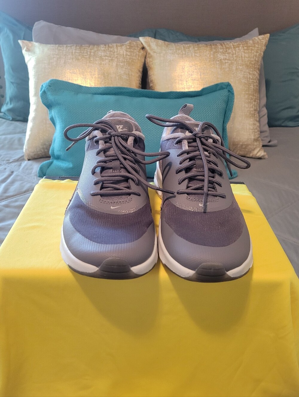 NIKE WOMEN Gray Sneakers with Velvet, Mesh & Leather Accents